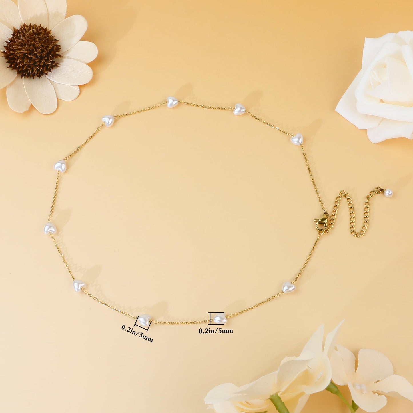 SmileBelle Daisy Pearl Necklace, Dainty Pearl Choker Necklace for Women as Flower Necklace Gift, 14K Gold Plated Stainless Steel Summer Merch as Birthday Gifts for Her Daisy Costume Gift