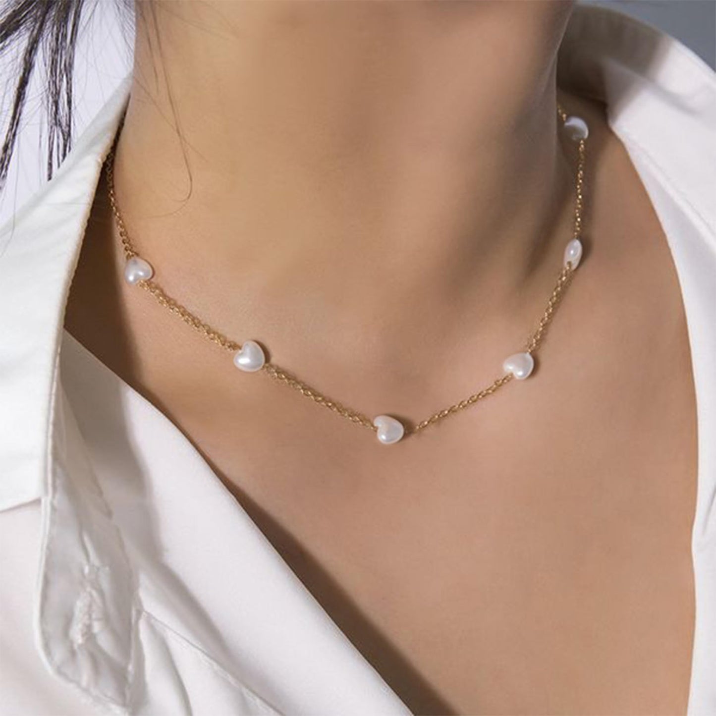 SmileBelle Daisy Pearl Necklace, Dainty Pearl Choker Necklace for Women as Flower Necklace Gift, 14K Gold Plated Stainless Steel Summer Merch as Birthday Gifts for Her Daisy Costume Gift
