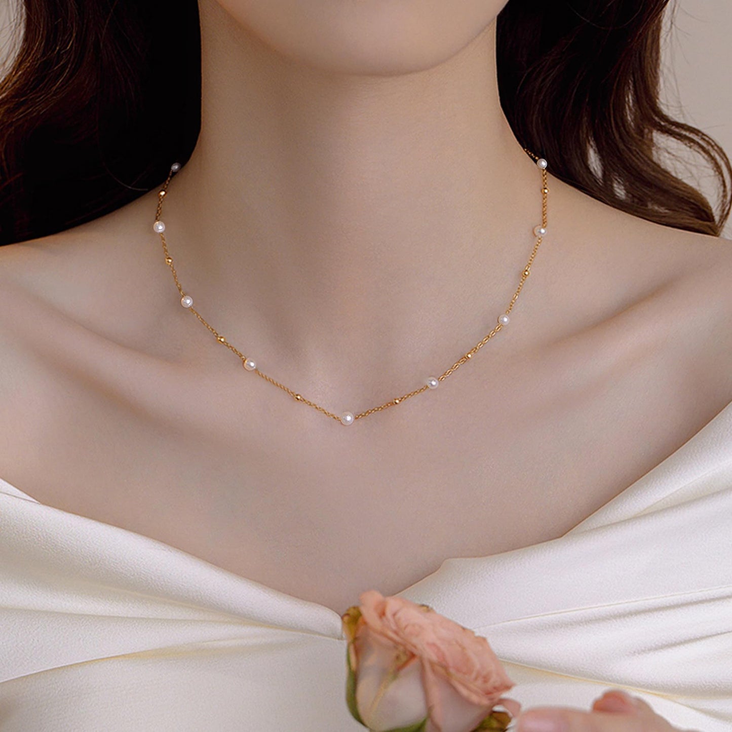 SmileBelle Daisy Pearl Necklace, Dainty Pearl Choker Necklace for Women as Flower Necklace Gift, 14K Gold Plated Stainless Steel Summer Merch as Birthday Gifts for Her Daisy Costume Gift