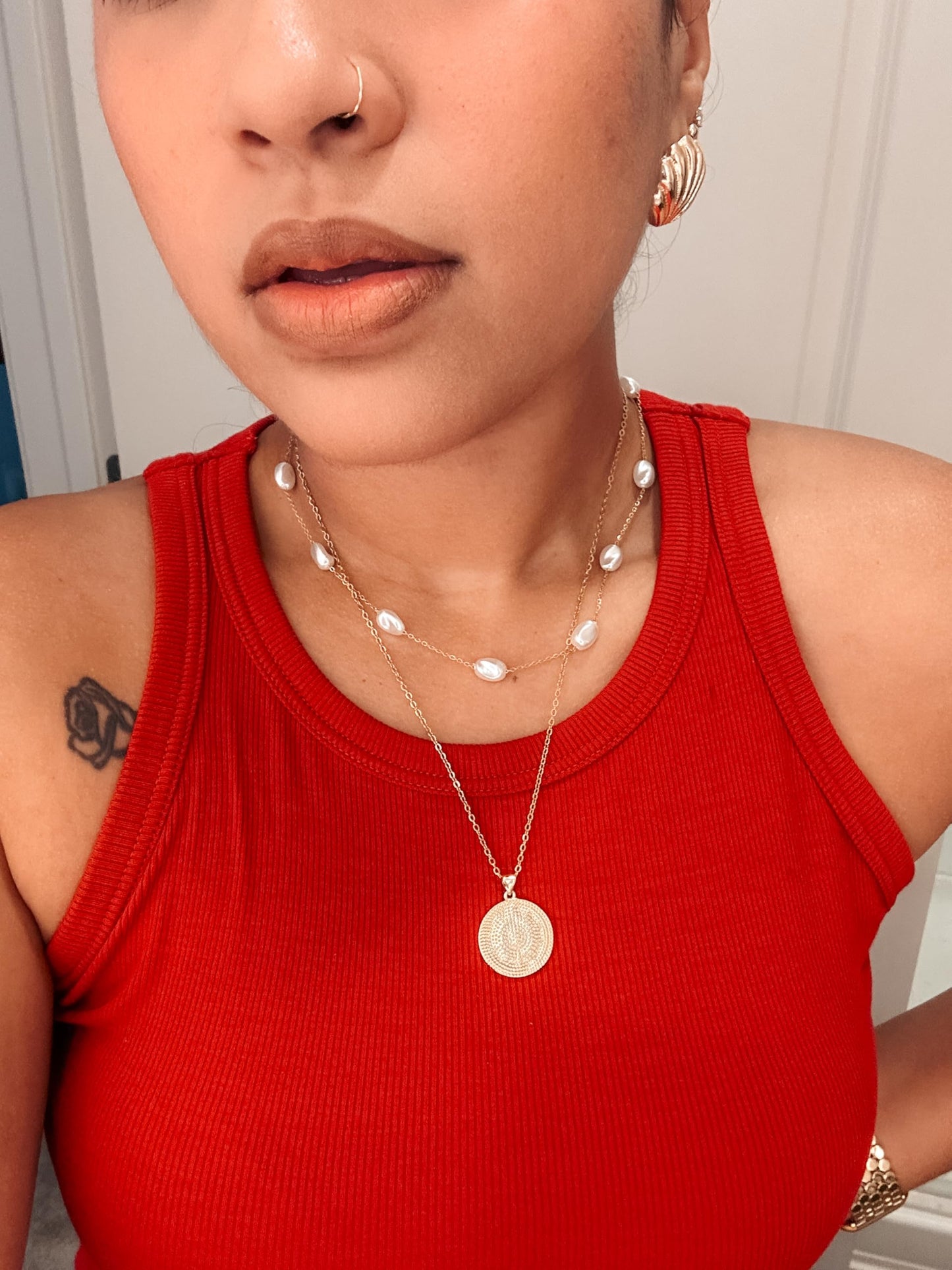 SmileBelle Daisy Pearl Necklace, Dainty Pearl Choker Necklace for Women as Flower Necklace Gift, 14K Gold Plated Stainless Steel Summer Merch as Birthday Gifts for Her Daisy Costume Gift