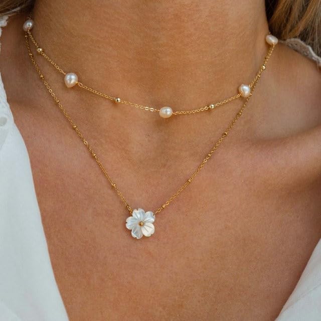 SmileBelle Daisy Pearl Necklace, Dainty Pearl Choker Necklace for Women as Flower Necklace Gift, 14K Gold Plated Stainless Steel Summer Merch as Birthday Gifts for Her Daisy Costume Gift